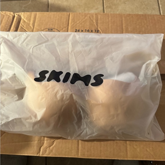 NWT SKIMS Must Have Ultimate Push-Up Balconette Bra-Clay-Viral Instant Lift - Picture 2 of 3